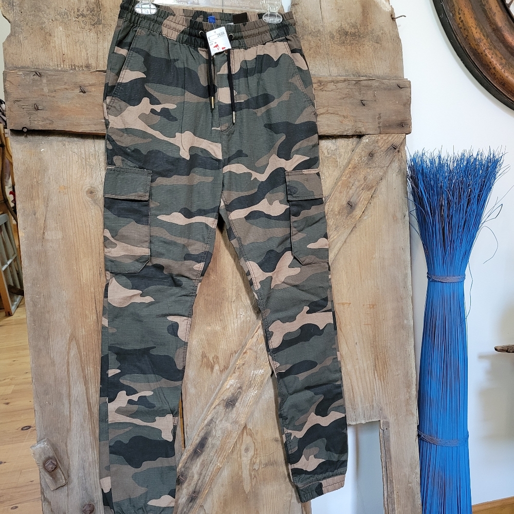 Divided joggers